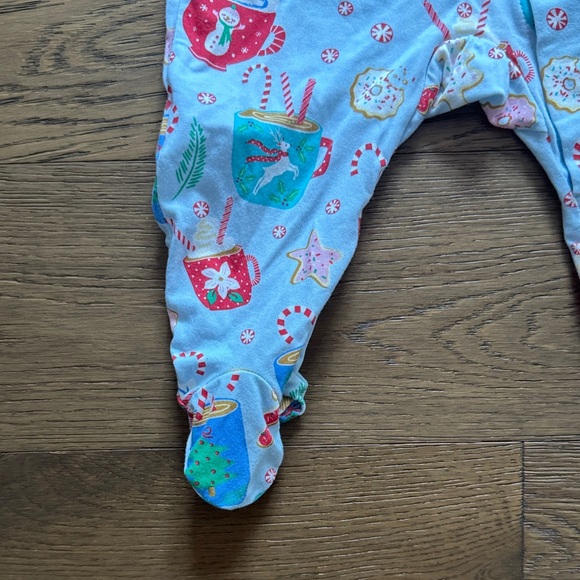 Magnetic Me 0-3 Like New EUC Festive Blue and Red Footie - Picture 5 of 11